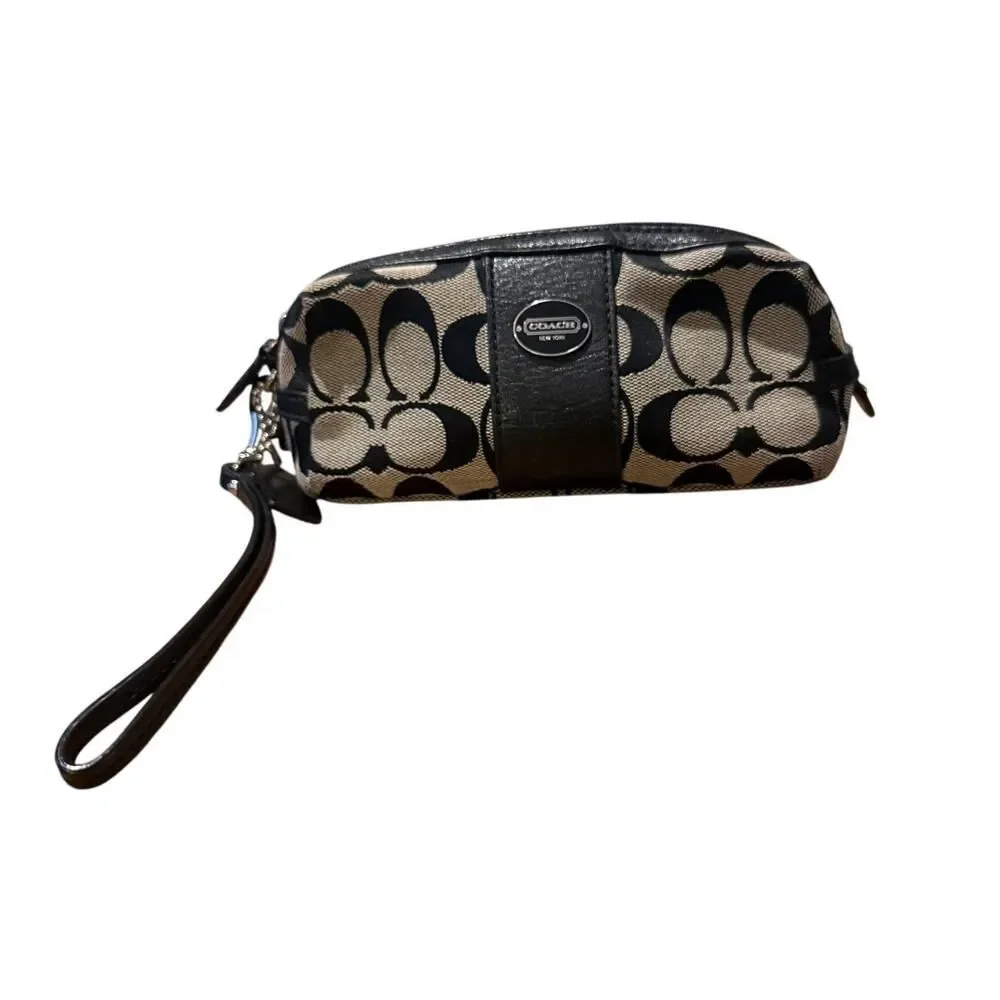 Coach Signature C Wristlet RARE!